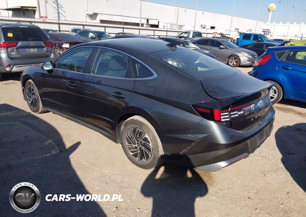 2026 Hyundai Sonata Hybrid Blue VIN:KMHL24JJ2TA164737 - 3