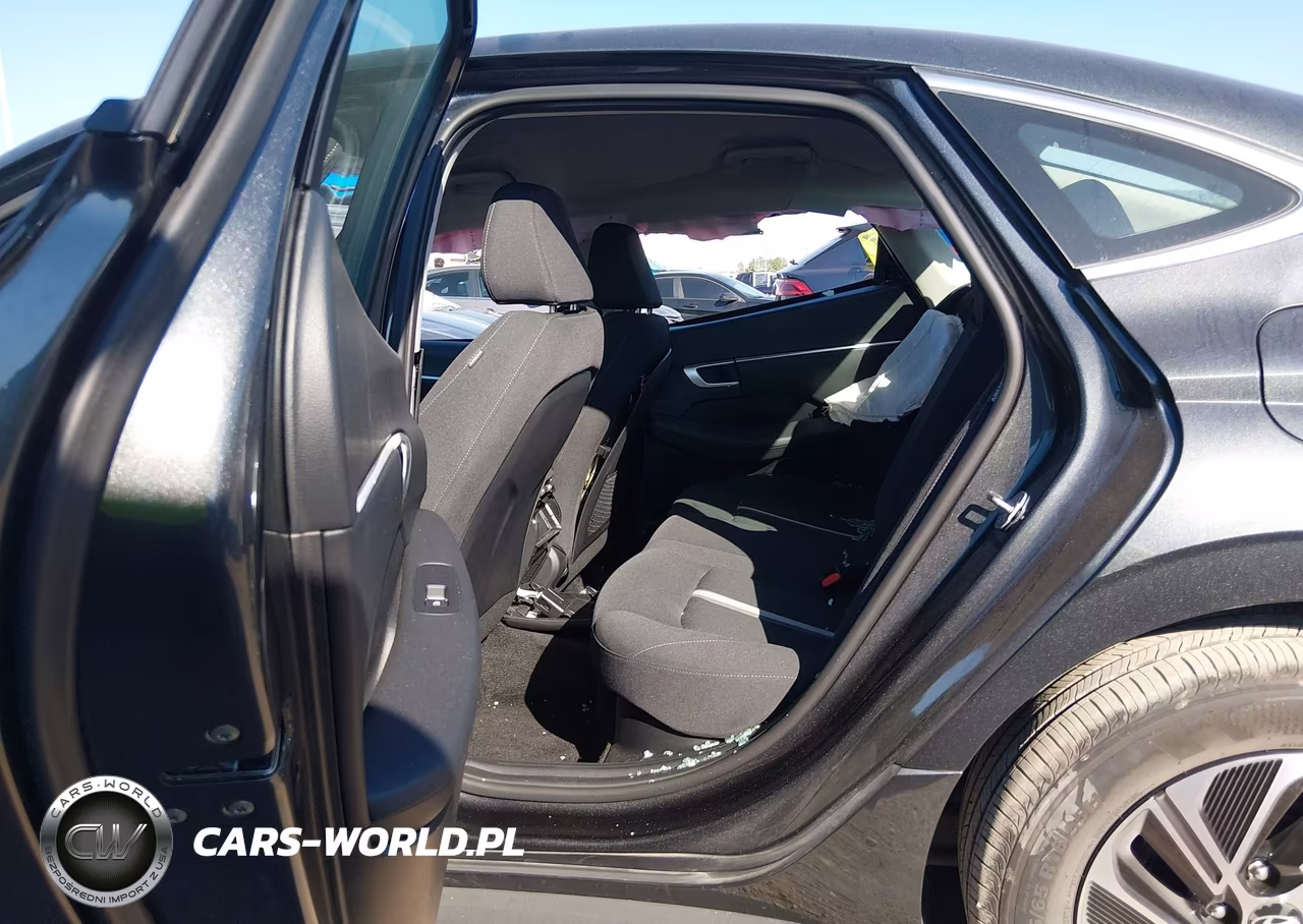 2026 Hyundai Sonata Hybrid Blue VIN:KMHL24JJ2TA164737 - 8