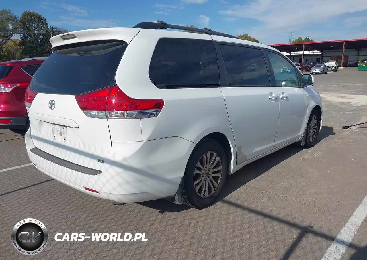 2011 Toyota Sienna Xle-Limited VIN:5TDYK3DC3BS032220 - 4
