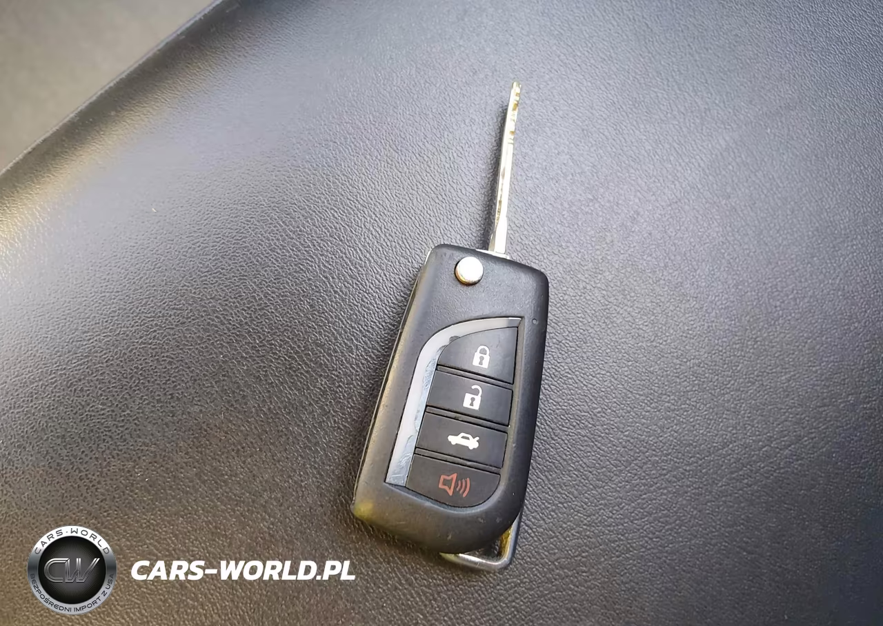 2017 Toyota Camry Le VIN:4T1BF1FK8HU299405 - 11