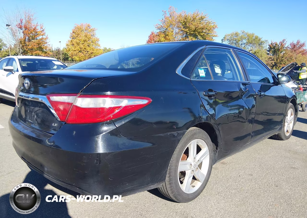 2017 Toyota Camry Le VIN:4T1BF1FK8HU299405 - 4