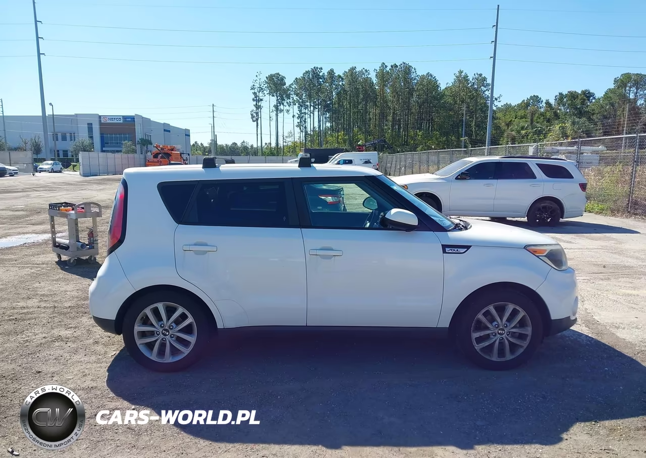 2018 Kia Soul + VIN:KNDJP3A53J7892961 - 13