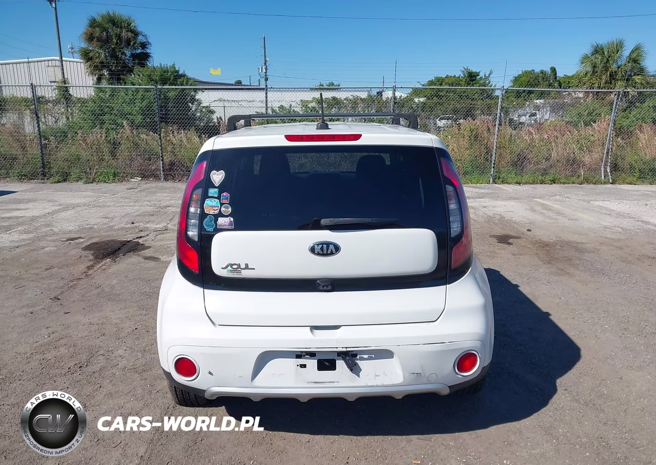 2018 Kia Soul + VIN:KNDJP3A53J7892961 - 16