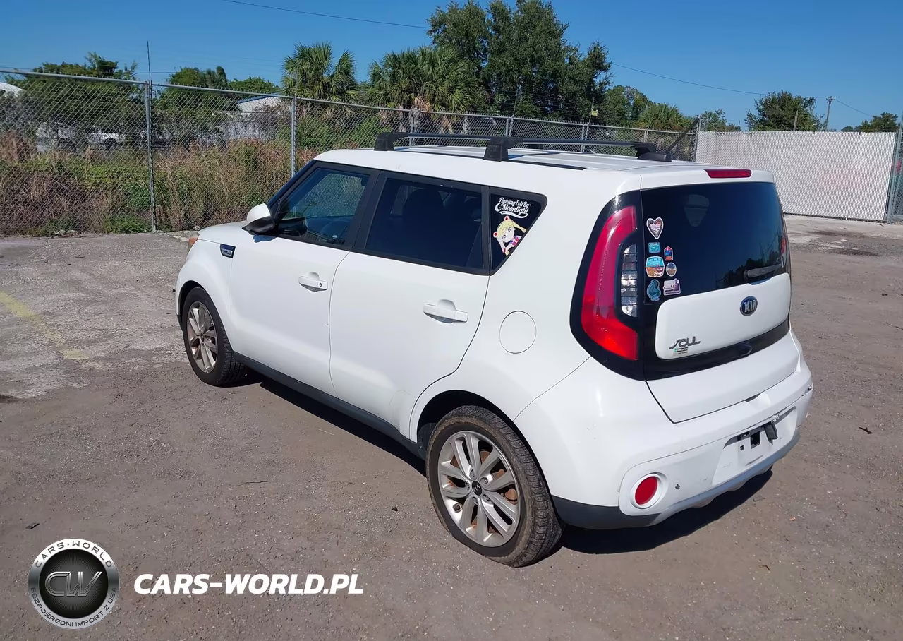 2018 Kia Soul + VIN:KNDJP3A53J7892961 - 3