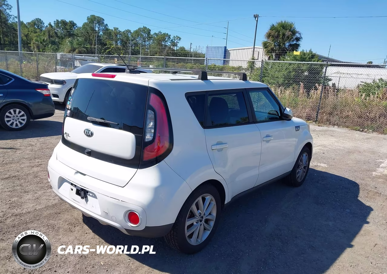 2018 Kia Soul + VIN:KNDJP3A53J7892961 - 4
