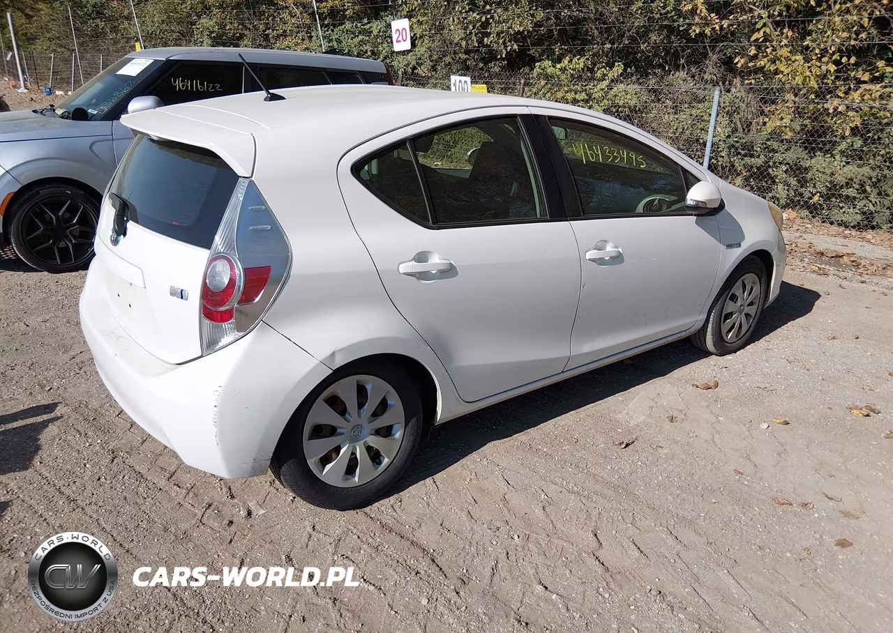 2012 Toyota Prius C Two VIN:JTDKDTB32C1526621 - 4