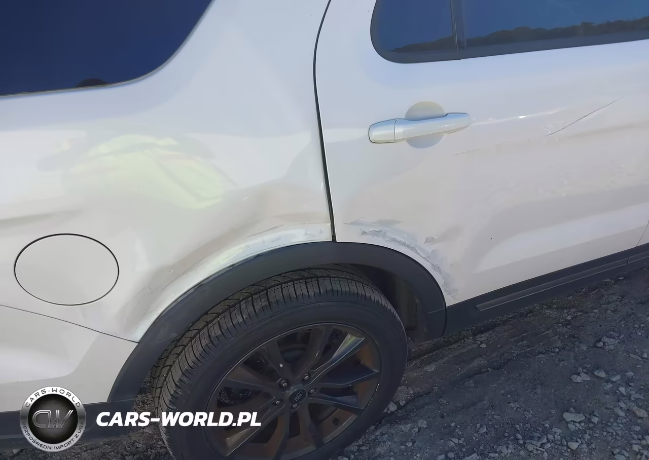 2018 Ford Explorer Xlt VIN:1FM5K8D81JGC32075 - 17