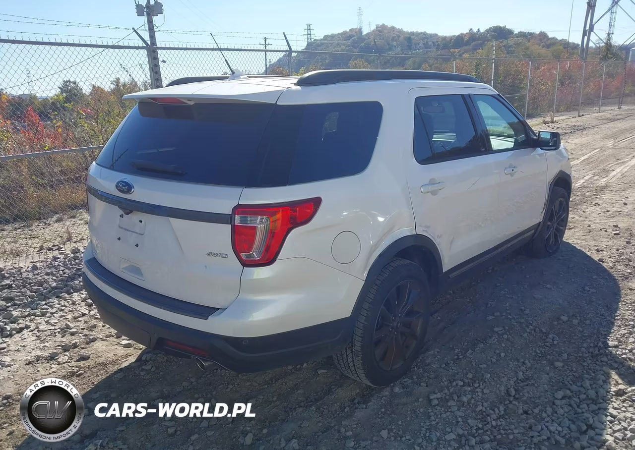 2018 Ford Explorer Xlt VIN:1FM5K8D81JGC32075 - 4