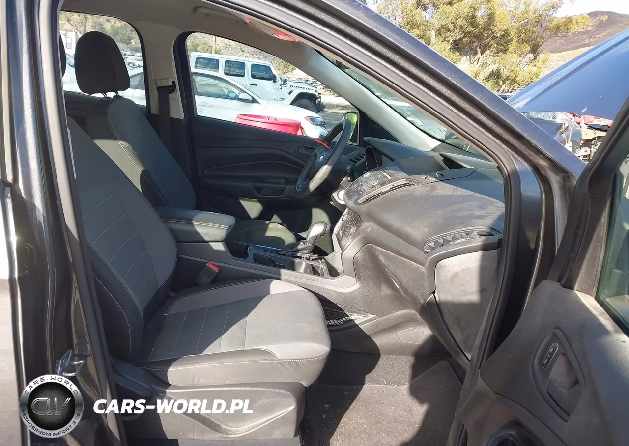 2017 Ford Escape S VIN:1FMCU0F74HUA28180 - 5
