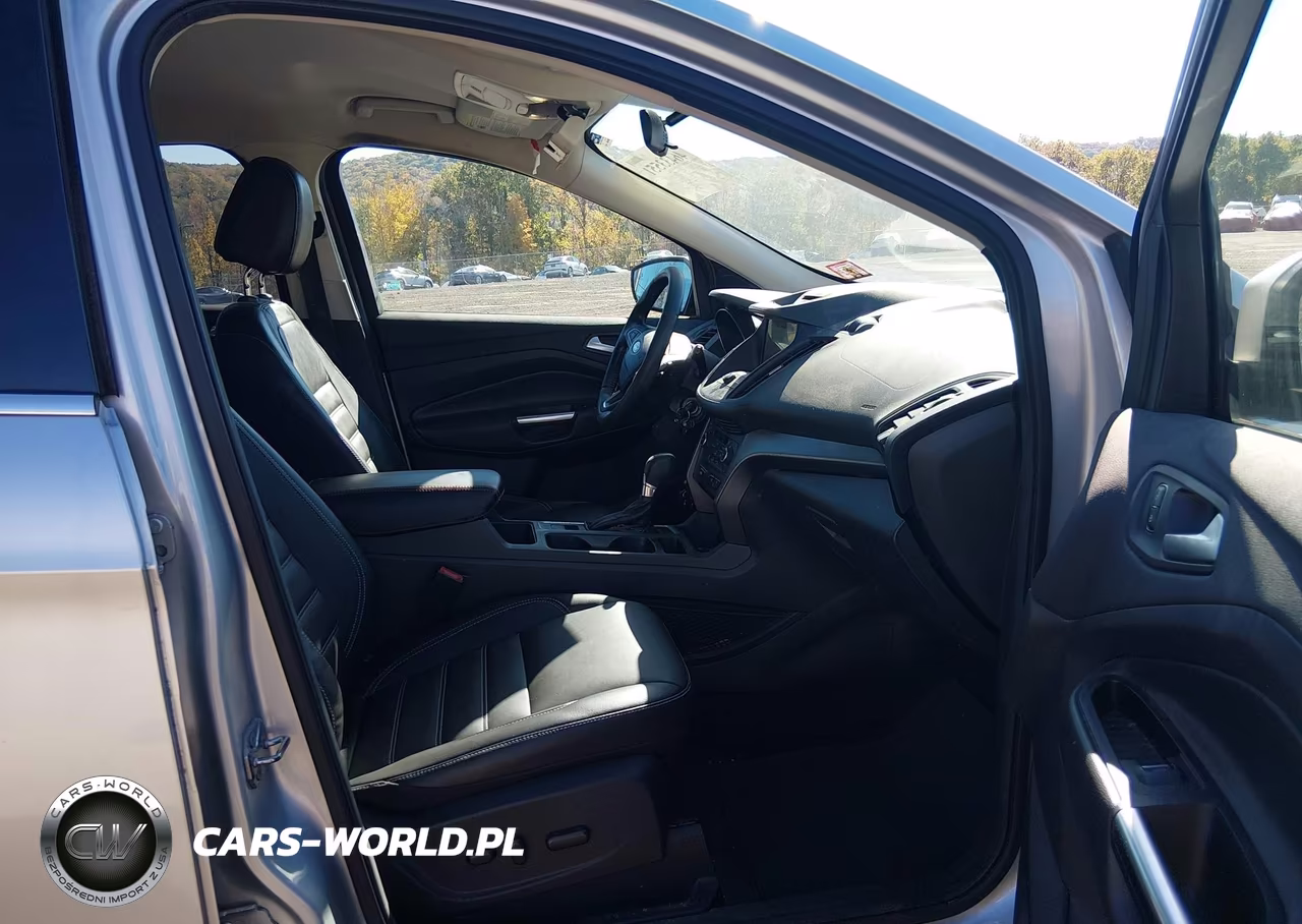 2017 Ford Escape Se VIN:1FMCU9G93HUE42054 - 5