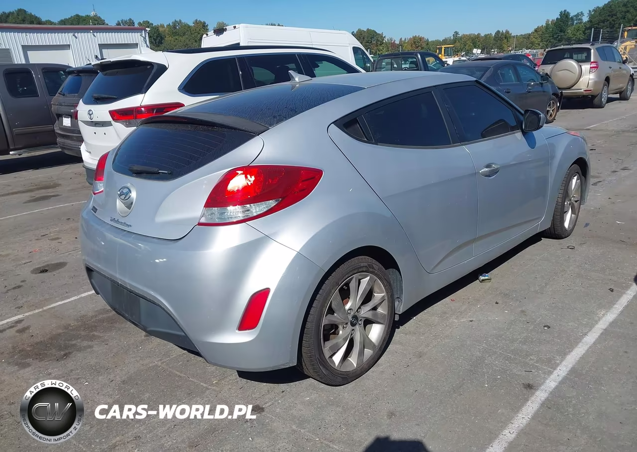 2016 Hyundai Veloster VIN:KMHTC6AD9GU274983 - 4