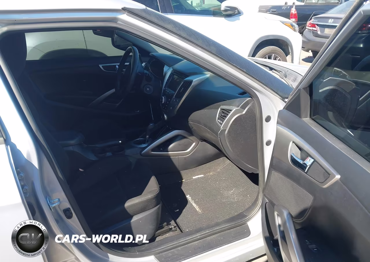 2016 Hyundai Veloster VIN:KMHTC6AD9GU274983 - 5