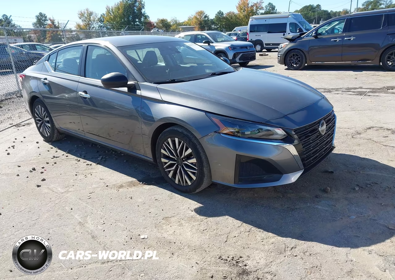 2025 Nissan Altima Sv