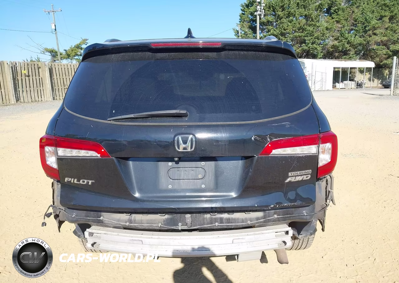 2019 Honda Pilot Touring VIN:5FNYF6H63KB015691 - 17