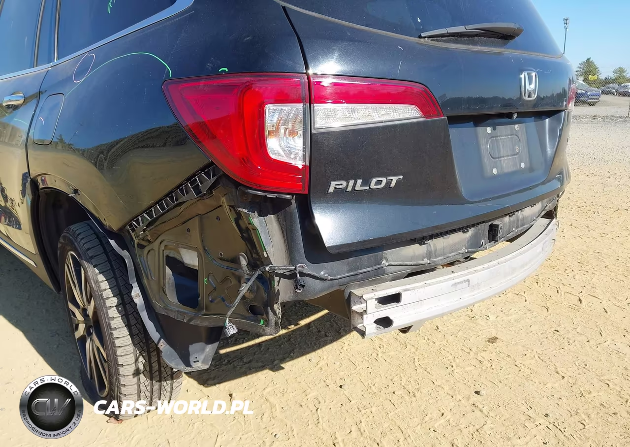 2019 Honda Pilot Touring VIN:5FNYF6H63KB015691 - 6