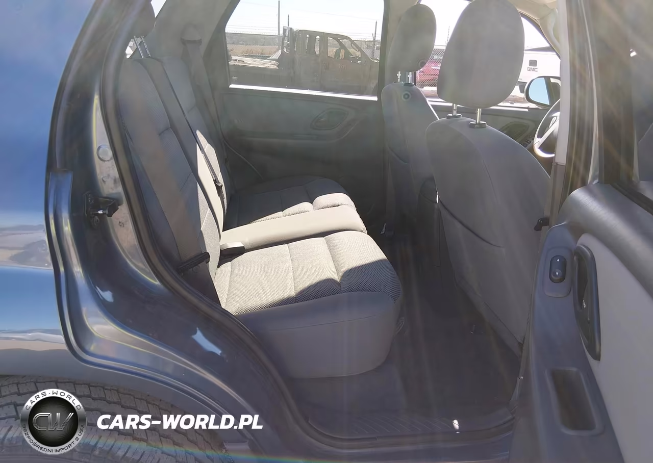 2005 Ford Escape Xlt VIN:1FMYU93185KA81496 - 8