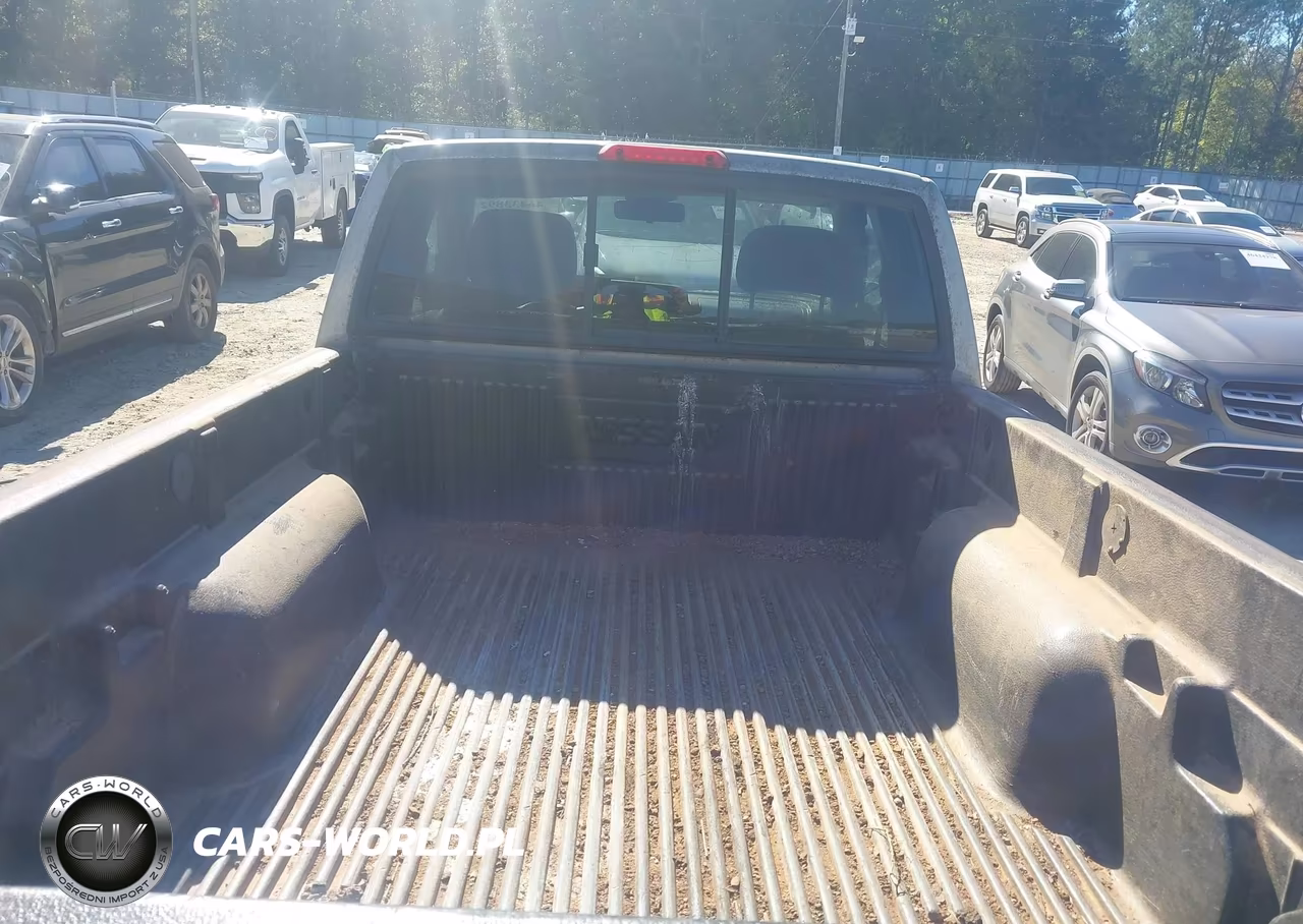2001 Nissan Frontier Desert Runner Se-V6 VIN:1N6ED26TX1C308359 - 8