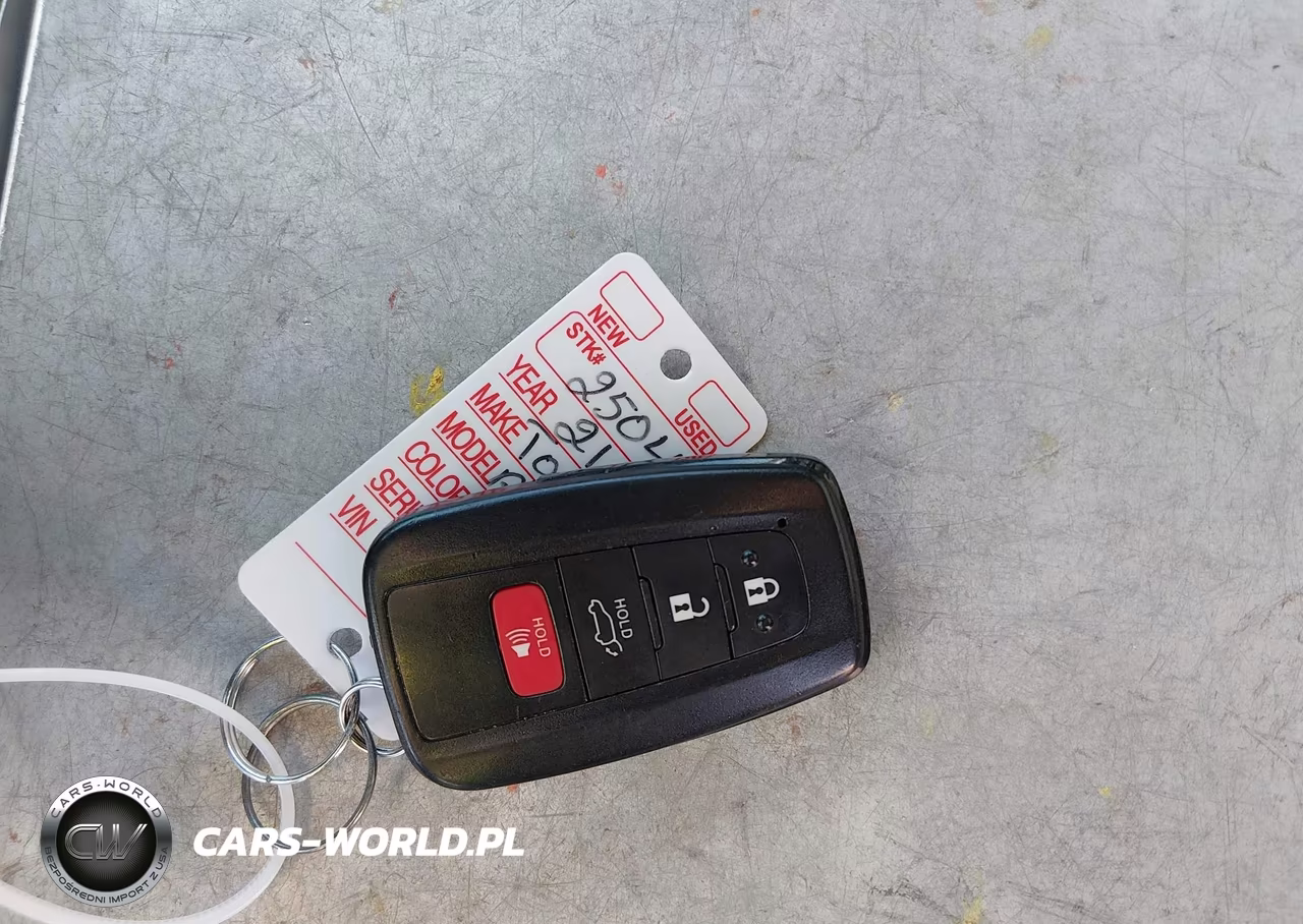 2021 Toyota Rav4 Hybrid Xle VIN:JTMRWRFV5MD126463 - 11