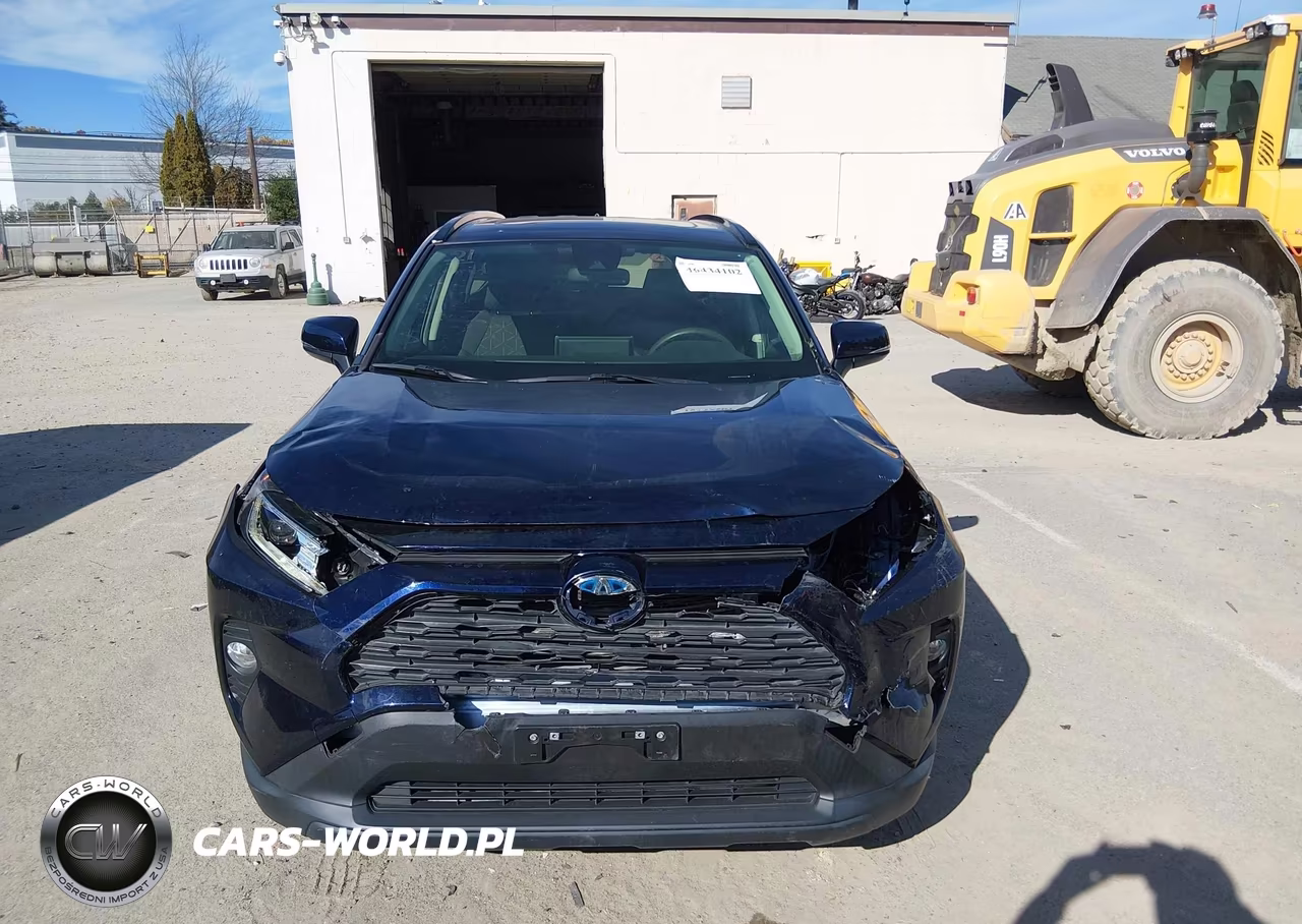 2021 Toyota Rav4 Hybrid Xle VIN:JTMRWRFV5MD126463 - 12