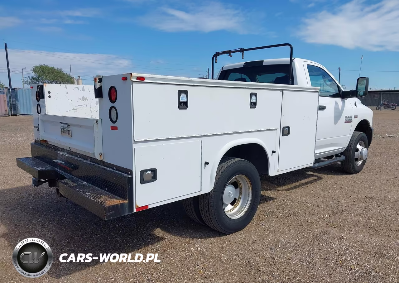 2018 Ram 3500 VIN:3C7WRSAJXJG286846 - 4