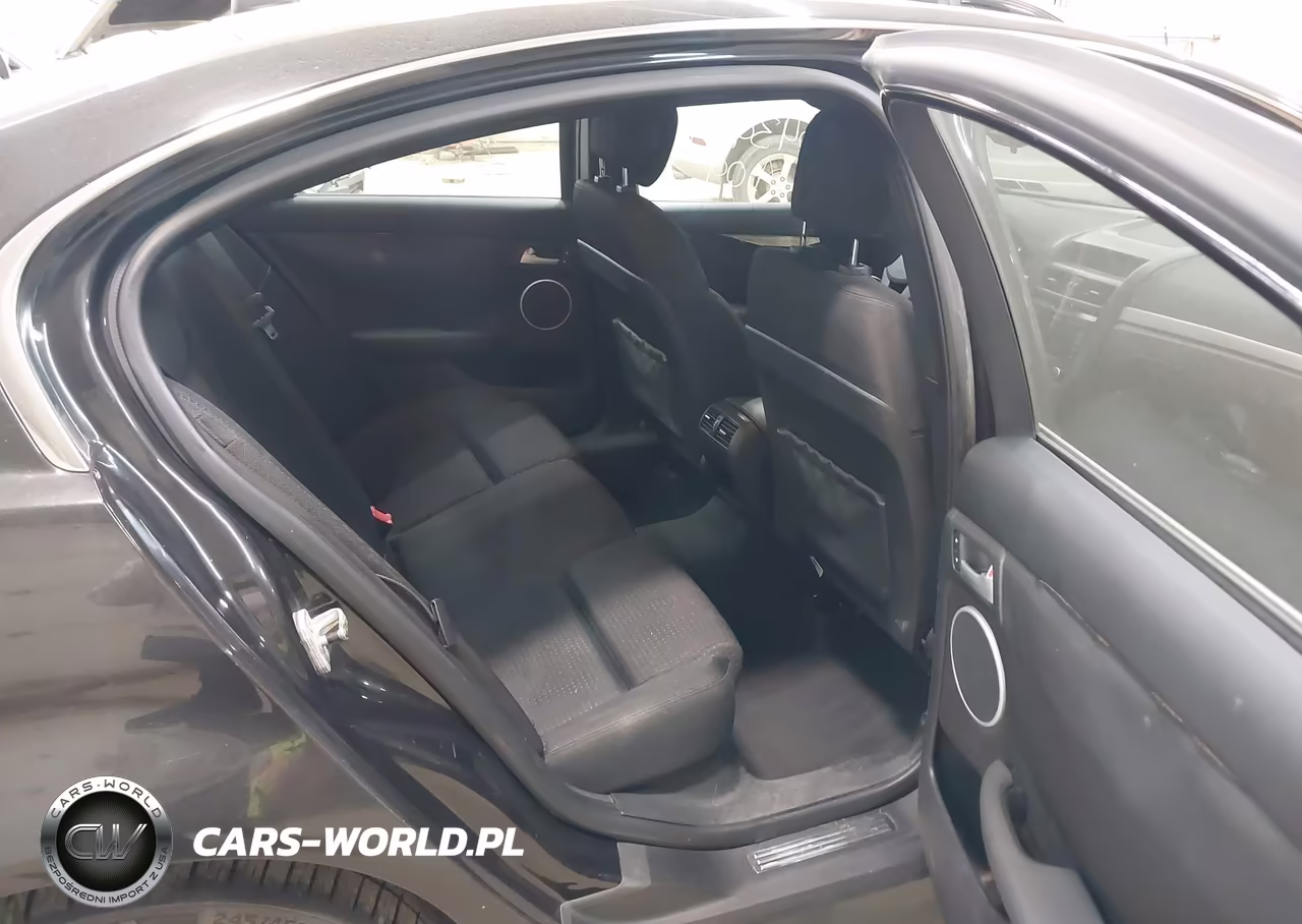 2009 Pontiac G8 VIN:6G2ER57709L170311 - 8