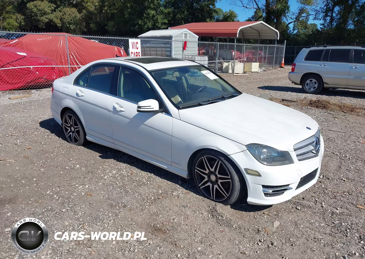 2013 Mercedes-Benz C 300 Luxury 4Matic-Sport 4Matic