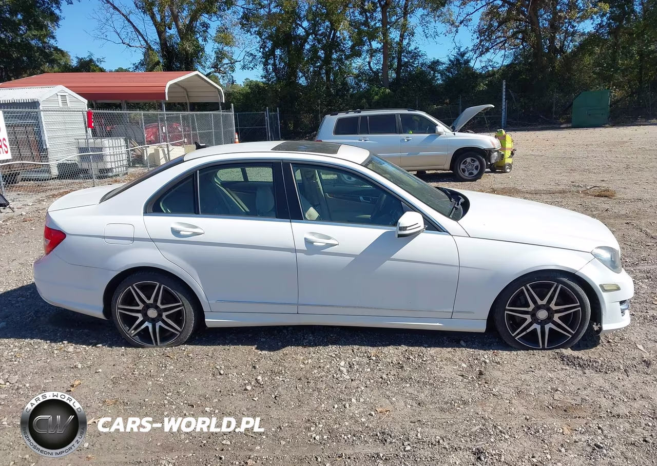 2013 Mercedes-Benz C 300 Luxury 4Matic-Sport 4Matic VIN:WDDGF8AB3DR272075 - 13