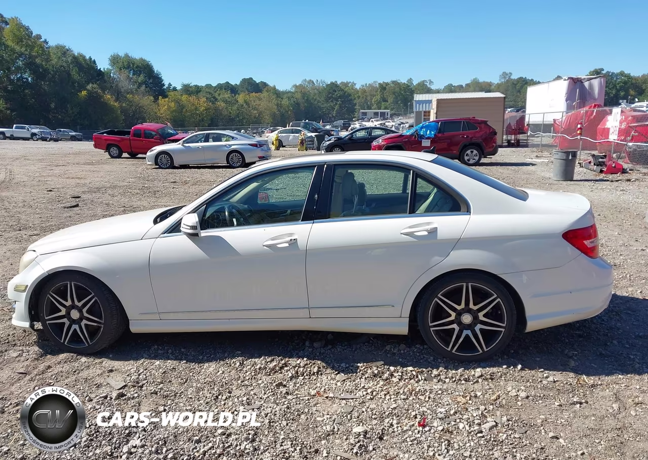 2013 Mercedes-Benz C 300 Luxury 4Matic-Sport 4Matic VIN:WDDGF8AB3DR272075 - 14