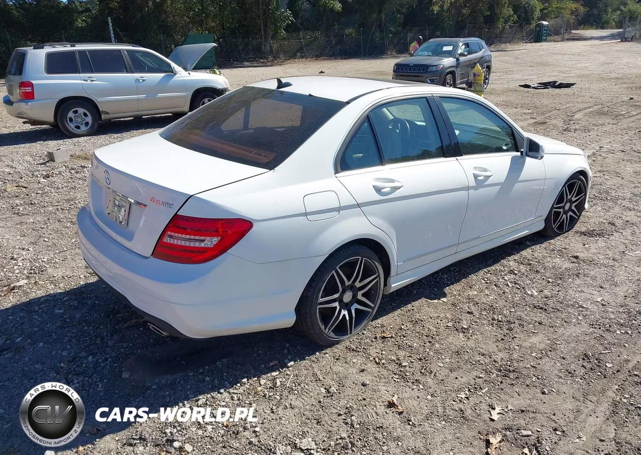 2013 Mercedes-Benz C 300 Luxury 4Matic-Sport 4Matic VIN:WDDGF8AB3DR272075 - 4