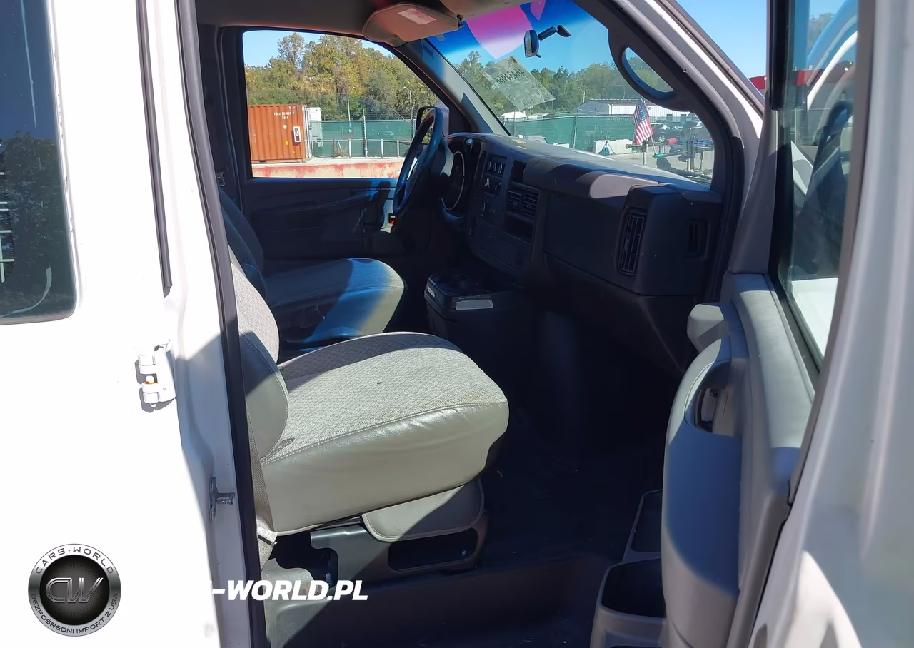 2009 Chevrolet Express G1500 VIN:1GCFG15X391179014 - 5