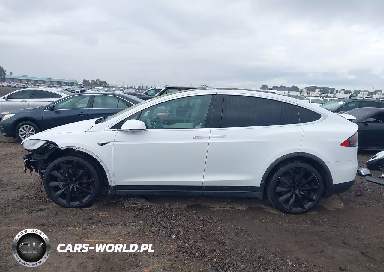 2020 Tesla Model X VIN:5YJXCBE22LF298228 - 15