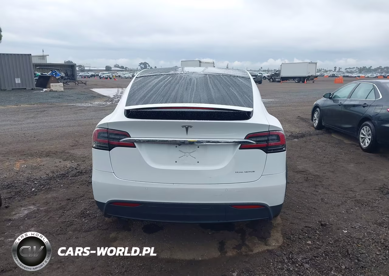 2020 Tesla Model X VIN:5YJXCBE22LF298228 - 17