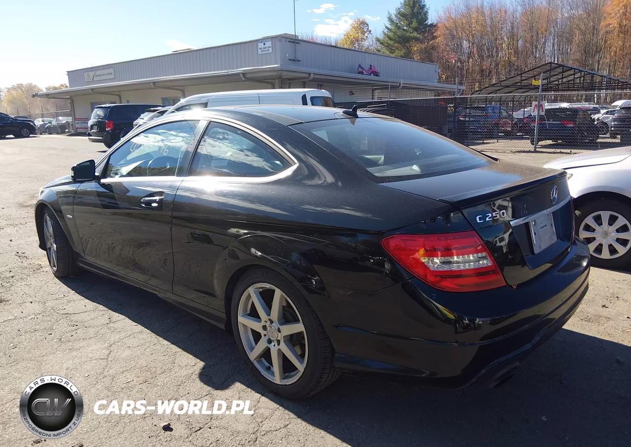 2012 Mercedes-Benz C 250 VIN:WDDGJ4HB1CF913947 - 3