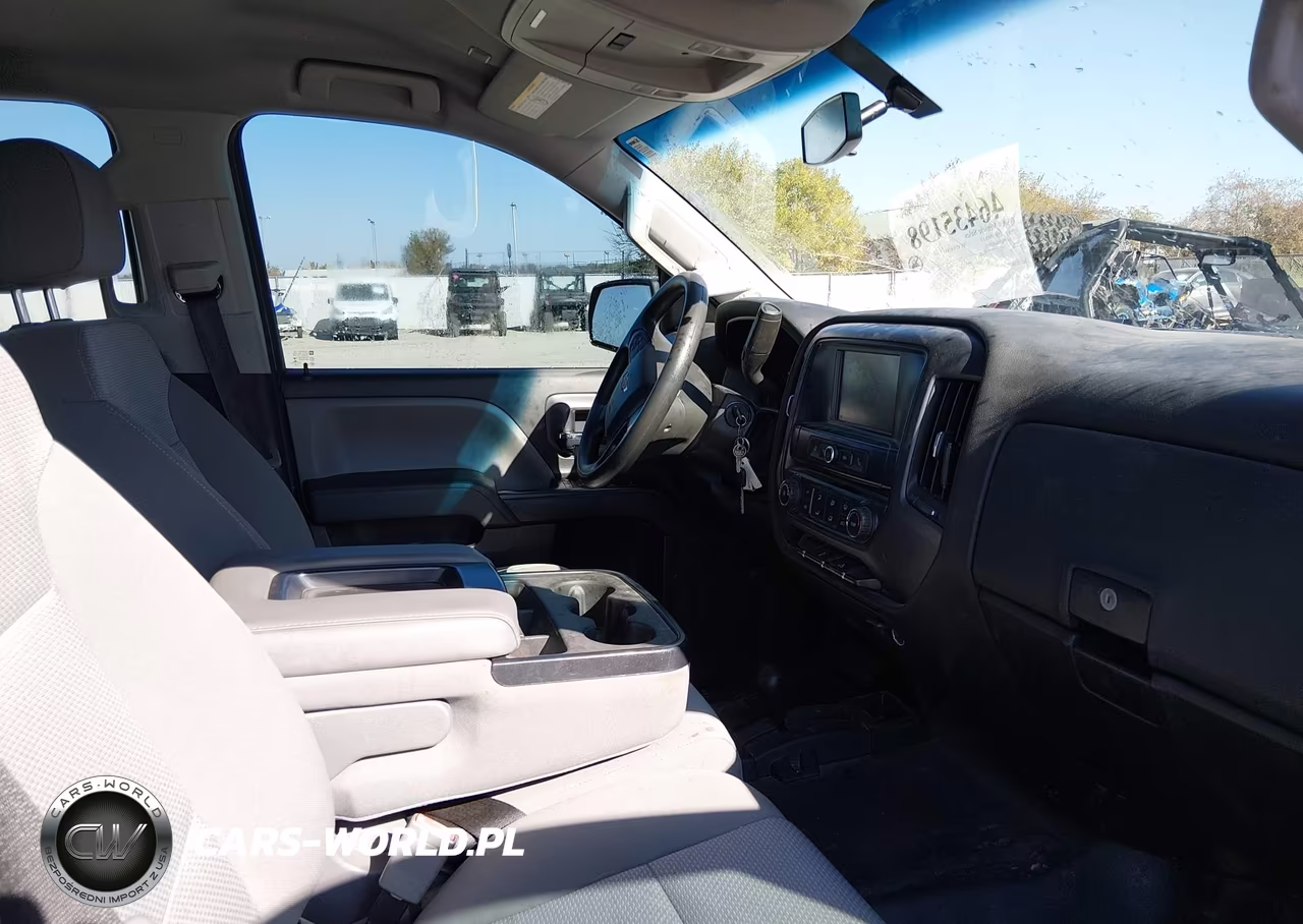 2018 Chevrolet Silverado K2500 Heavy Duty VIN:1GC1KUEG5JF258959 - 5