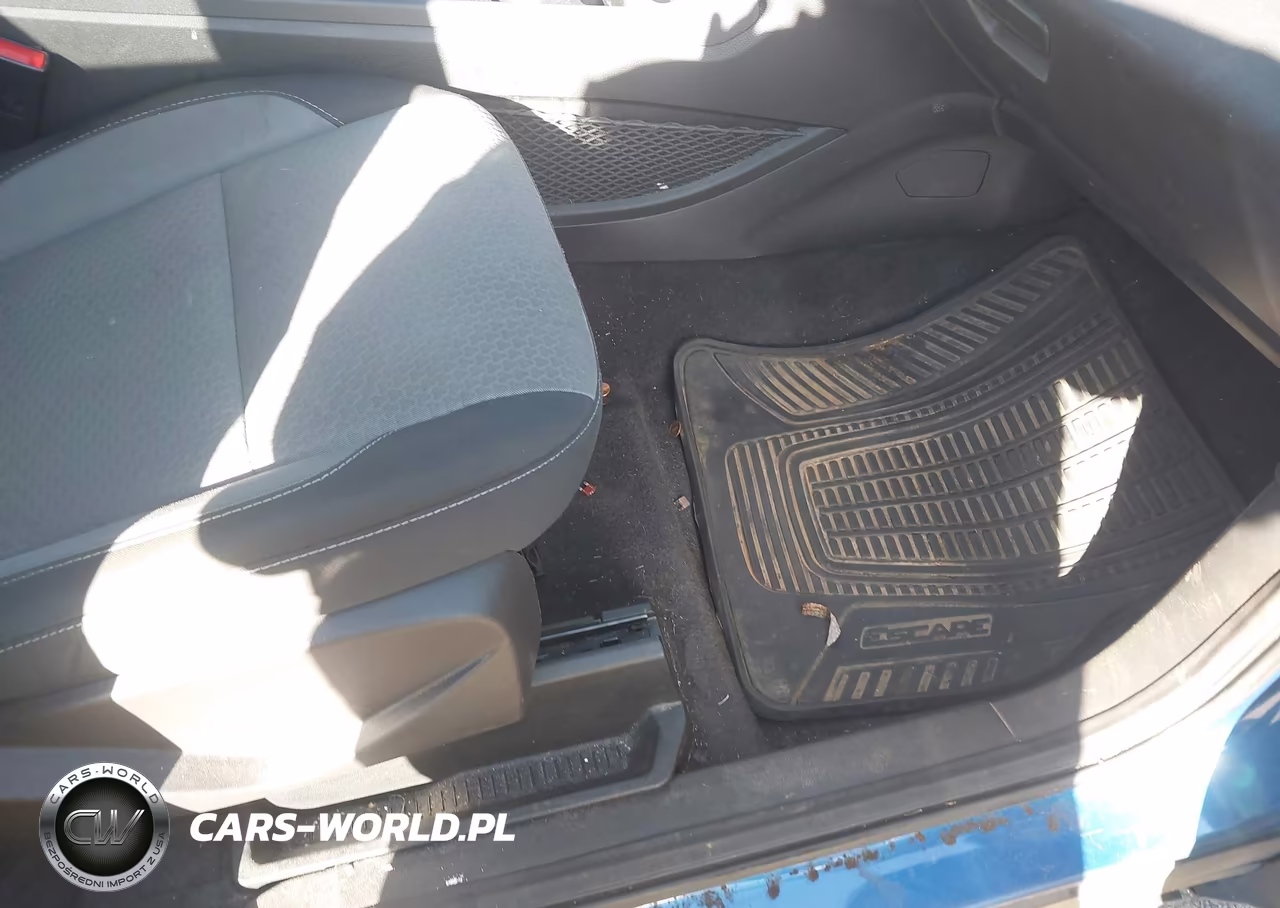 2017 Ford Escape Se VIN:1FMCU9GD1HUE42607 - 5