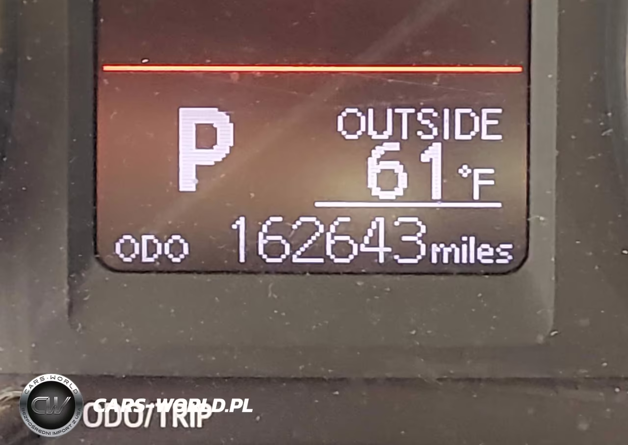 2018 Toyota Corolla Le VIN:5YFBURHE7JP803025 - 15