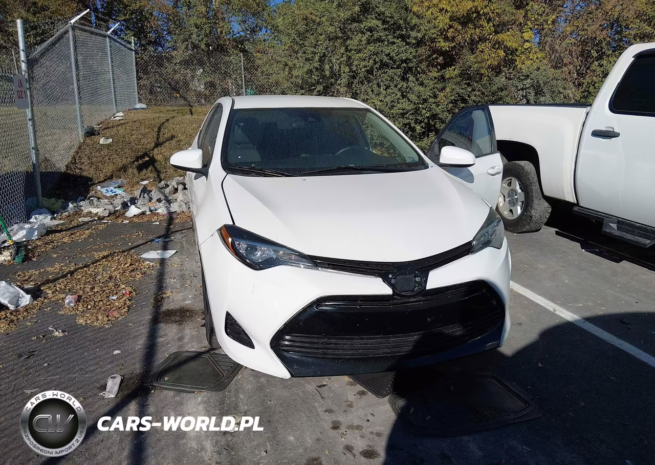2018 Toyota Corolla Le VIN:5YFBURHE7JP803025 - 6