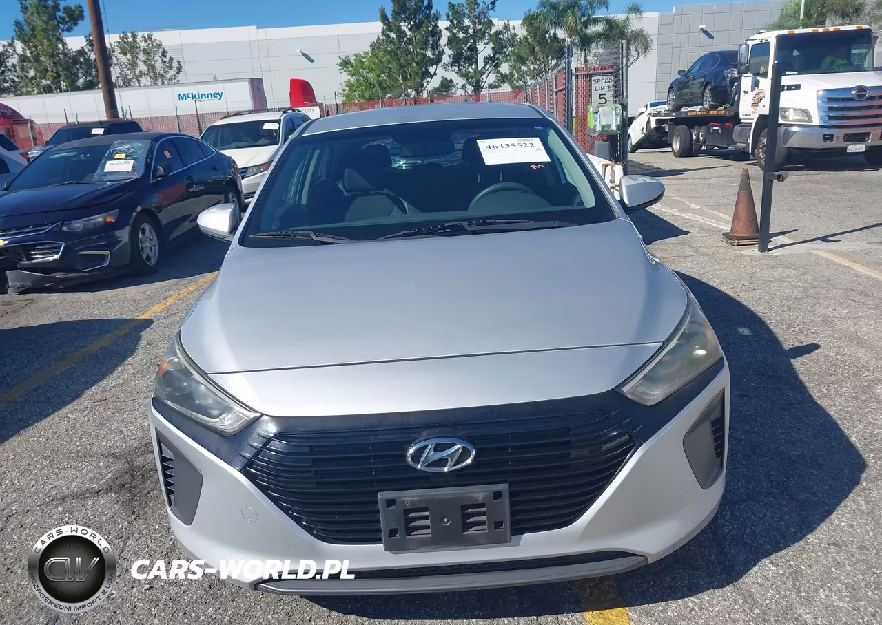 2018 Hyundai Ioniq Blue VIN:KMHC65LC5JU099922 - 14
