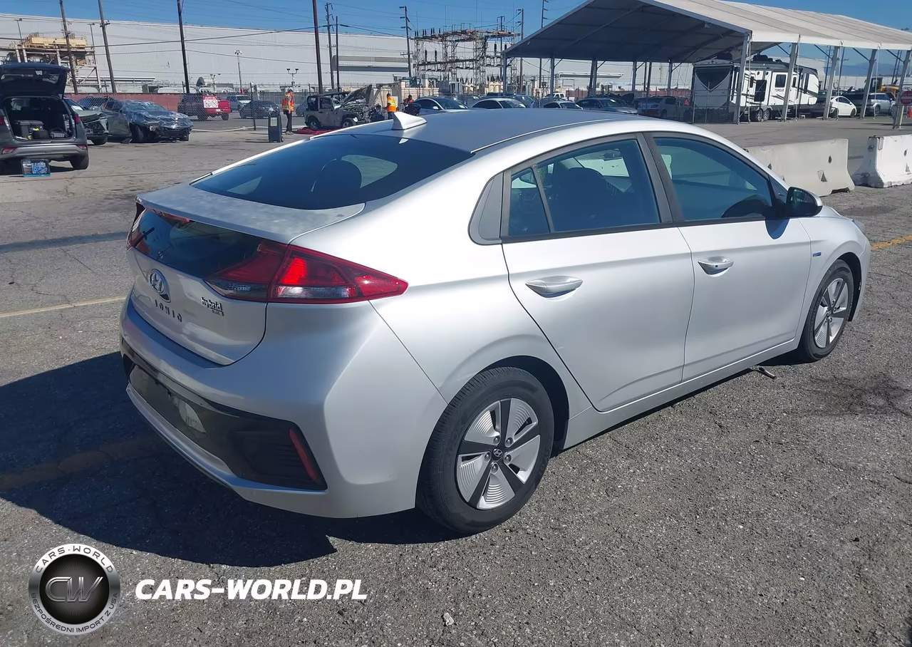 2018 Hyundai Ioniq Blue VIN:KMHC65LC5JU099922 - 4