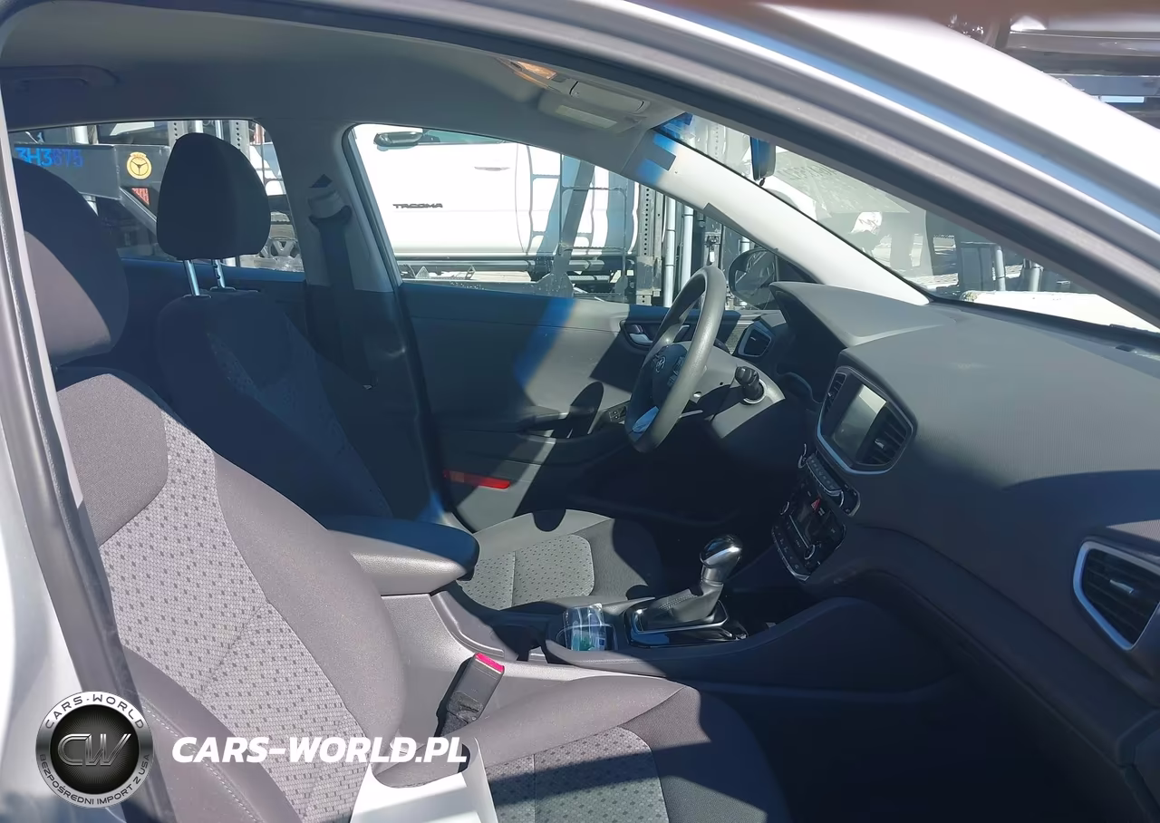 2018 Hyundai Ioniq Blue VIN:KMHC65LC5JU099922 - 5