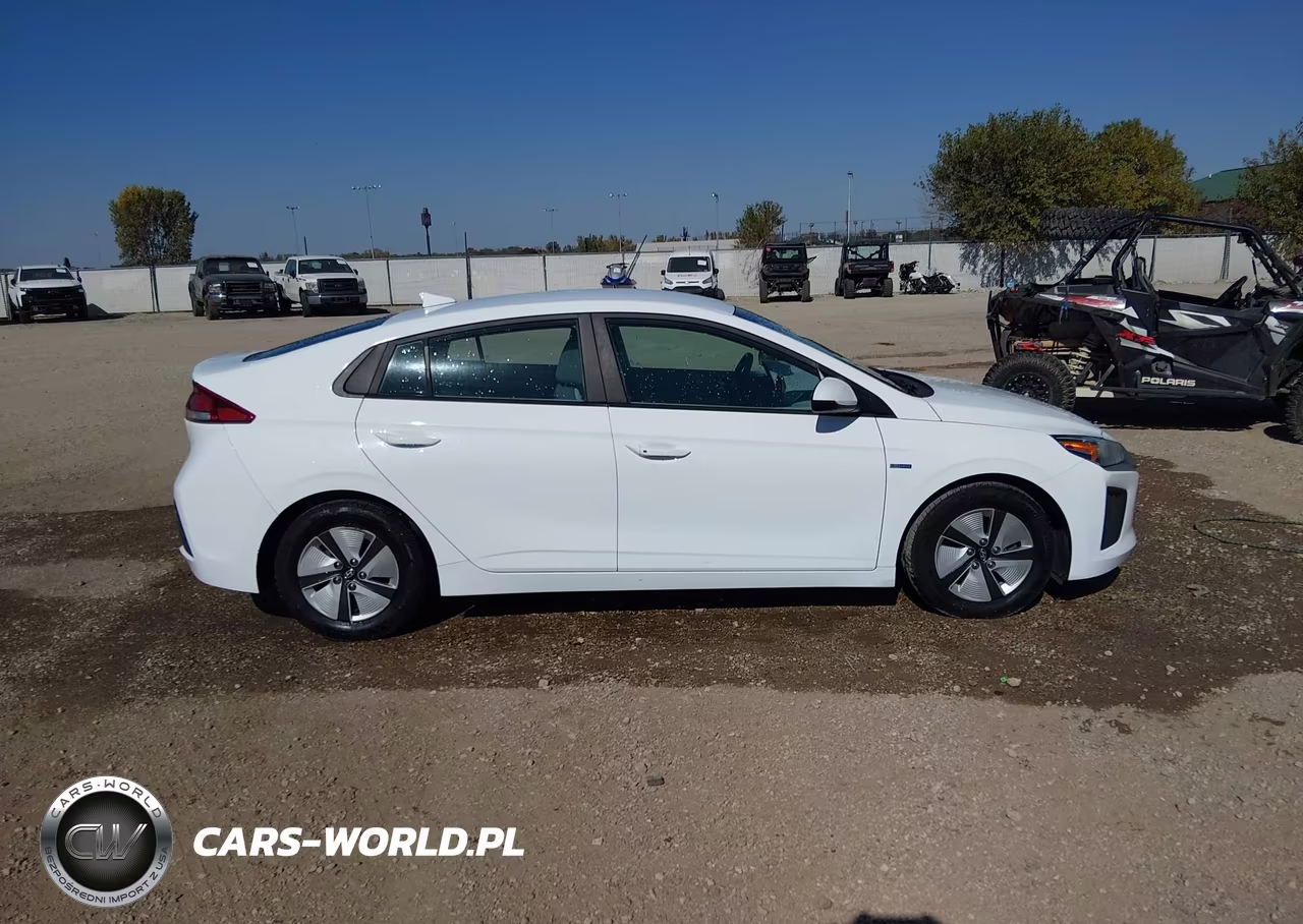 2020 Hyundai Ioniq Hybrid Blue VIN:KMHC65LC6LU232979 - 13
