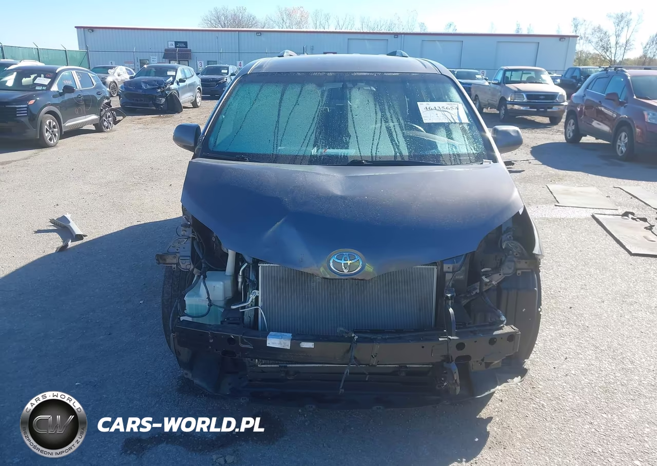 2015 Toyota Sienna Le 8 Passenger VIN:5TDKK3DC9FS683377 - 13