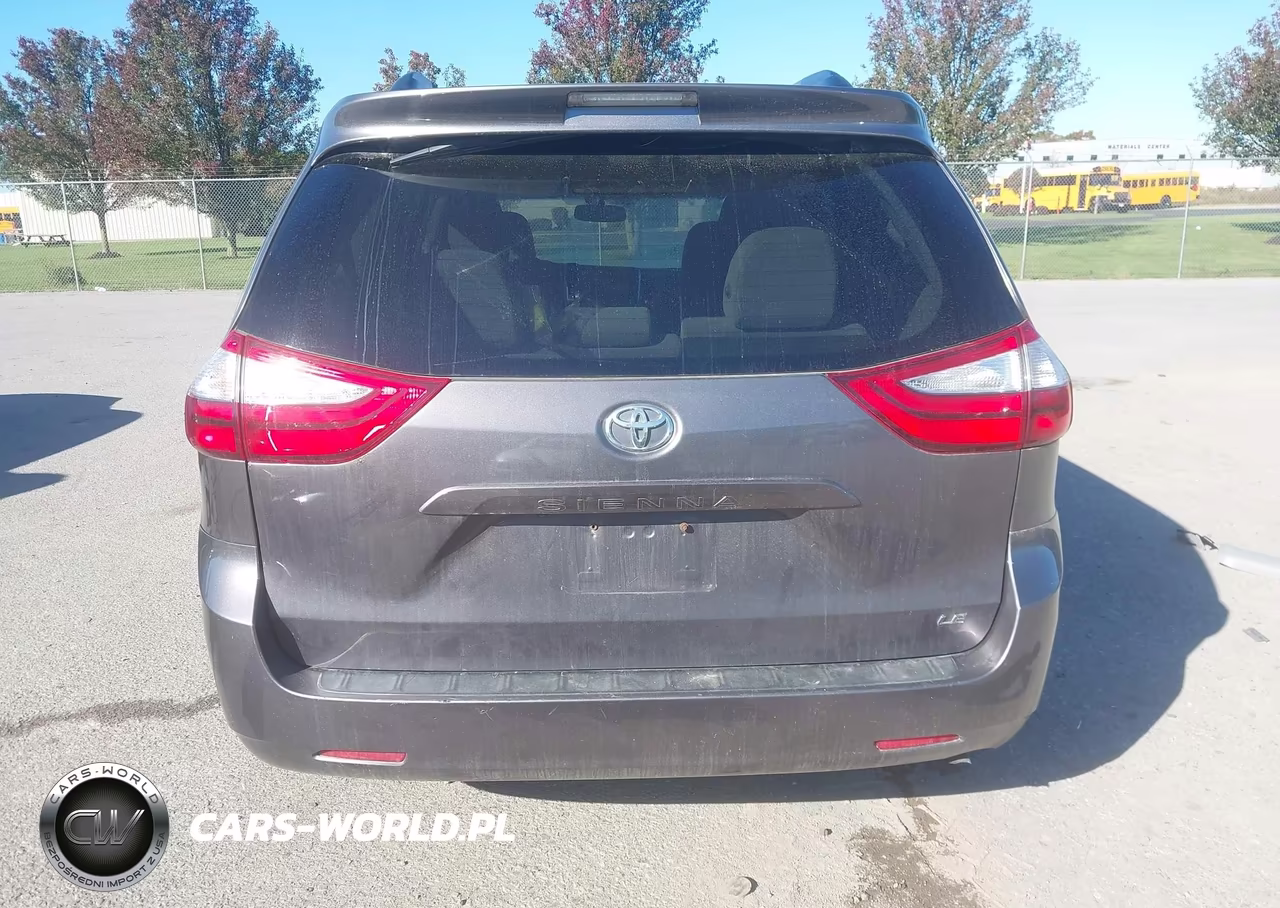 2015 Toyota Sienna Le 8 Passenger VIN:5TDKK3DC9FS683377 - 17