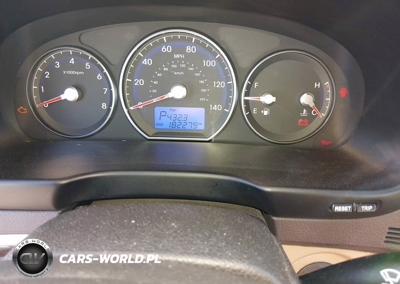 2011 Hyundai Santa Fe Limited V6 VIN:5XYZKDAG3BG069203 - 7