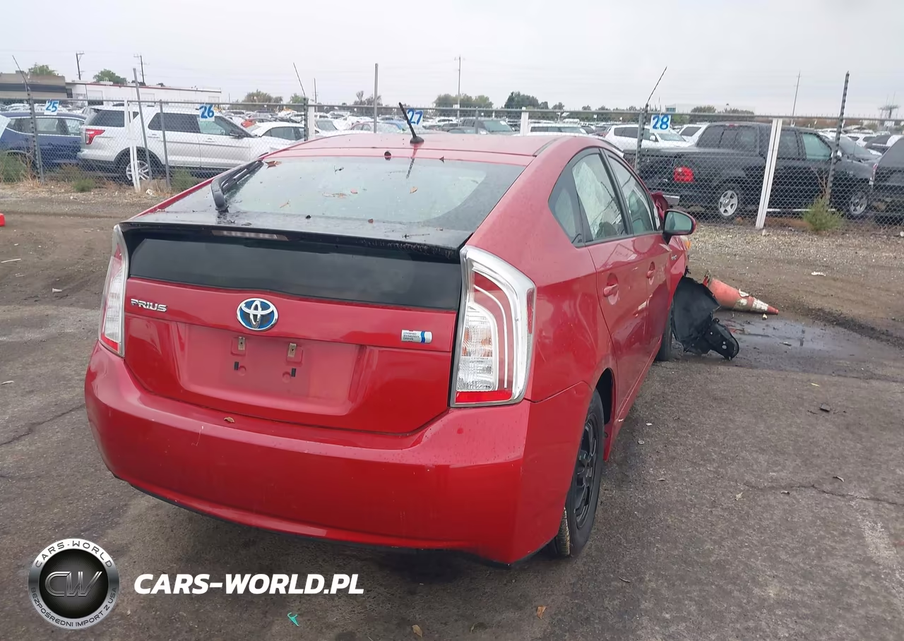 2014 Toyota Prius Two VIN:JTDKN3DU8E1760431 - 4