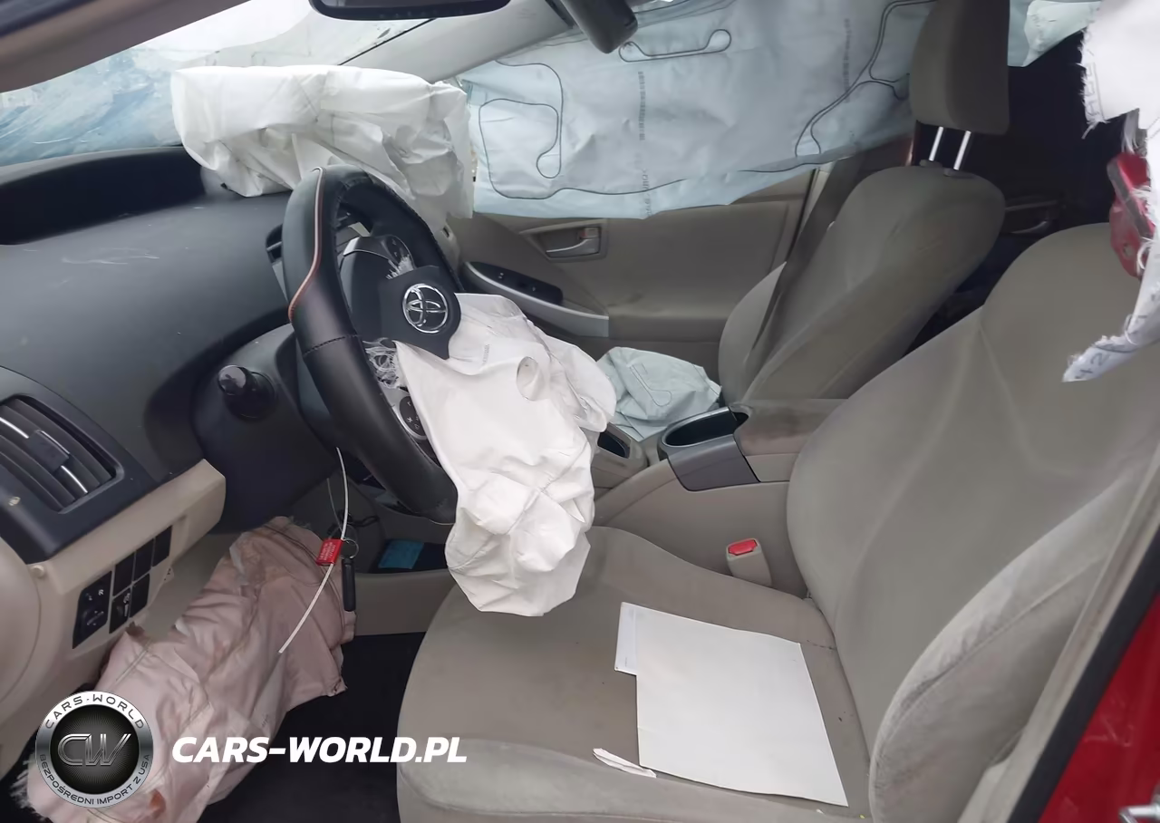 2014 Toyota Prius Two VIN:JTDKN3DU8E1760431 - 5