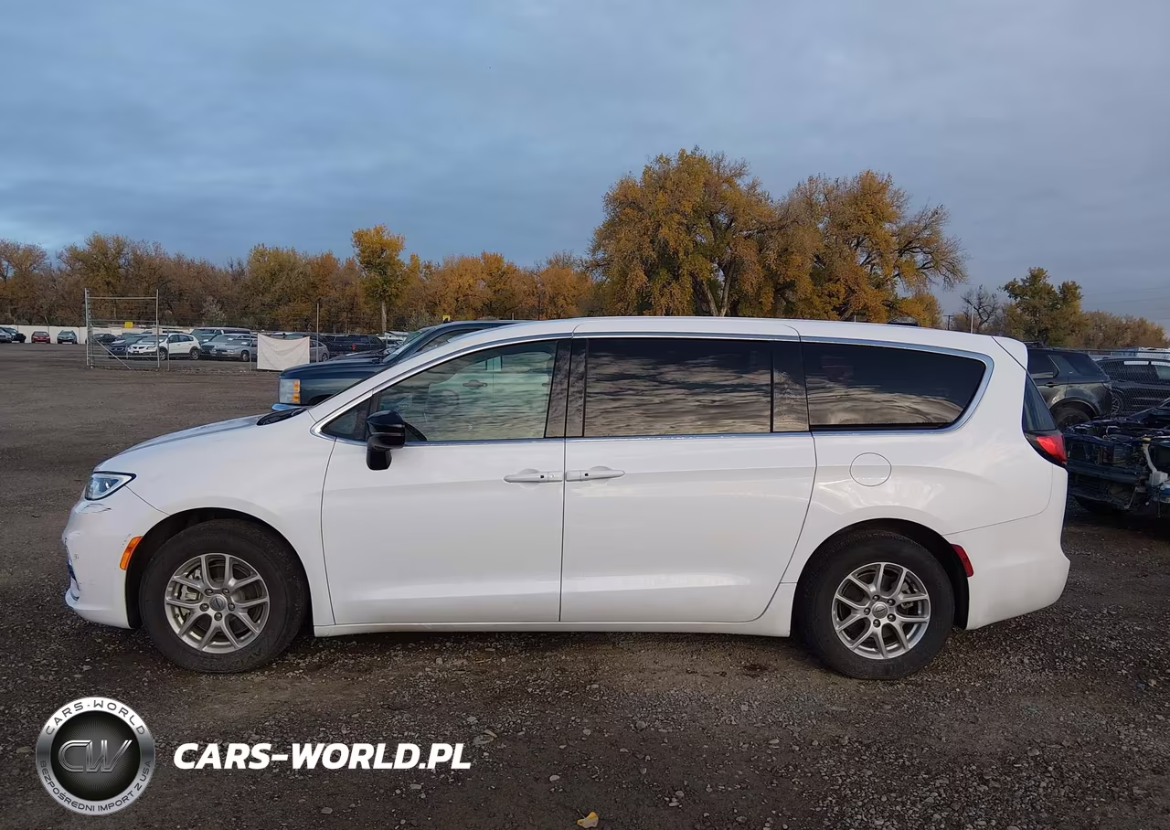 2025 Chrysler Pacifica Select VIN:2C4RC1BG4SR541060 - 14