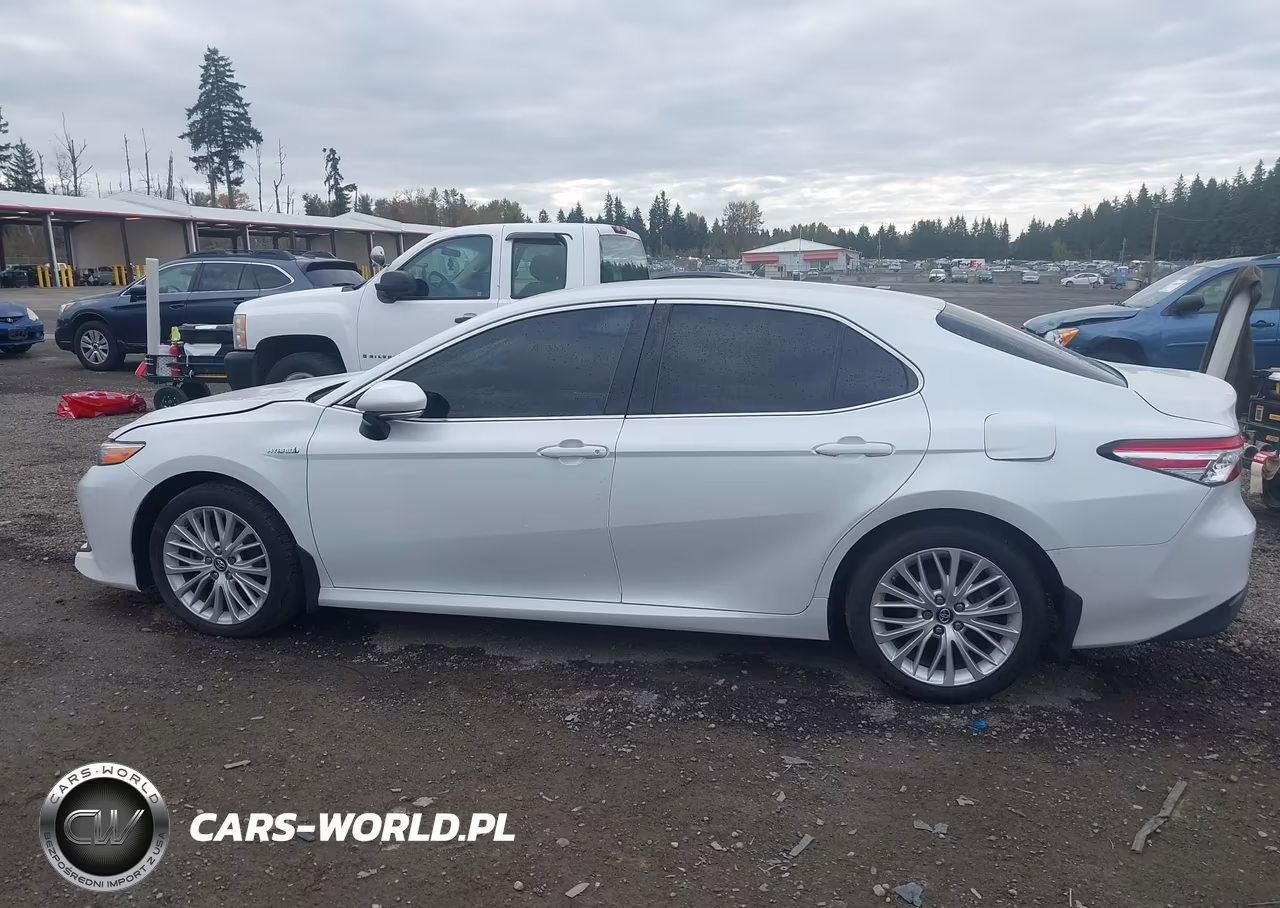 2018 Toyota Camry Hybrid Xle VIN:4T1B21HK2JU008072 - 14