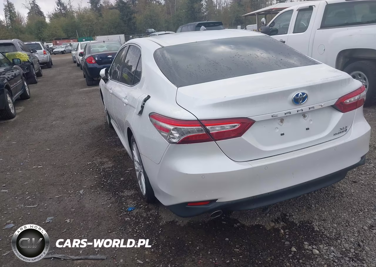 2018 Toyota Camry Hybrid Xle VIN:4T1B21HK2JU008072 - 3