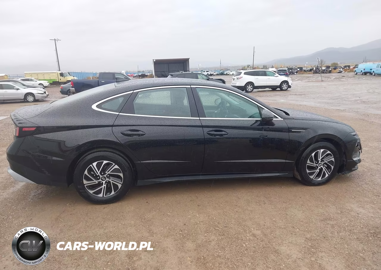 2026 Hyundai Sonata Hybrid Blue VIN:KMHL24JJ1TA167127 - 13